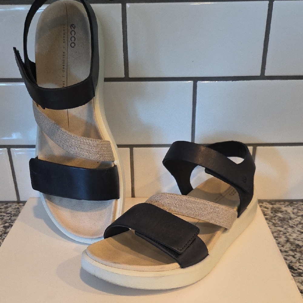 ECCO Womens Black and Beige Comfort Strap Sandals